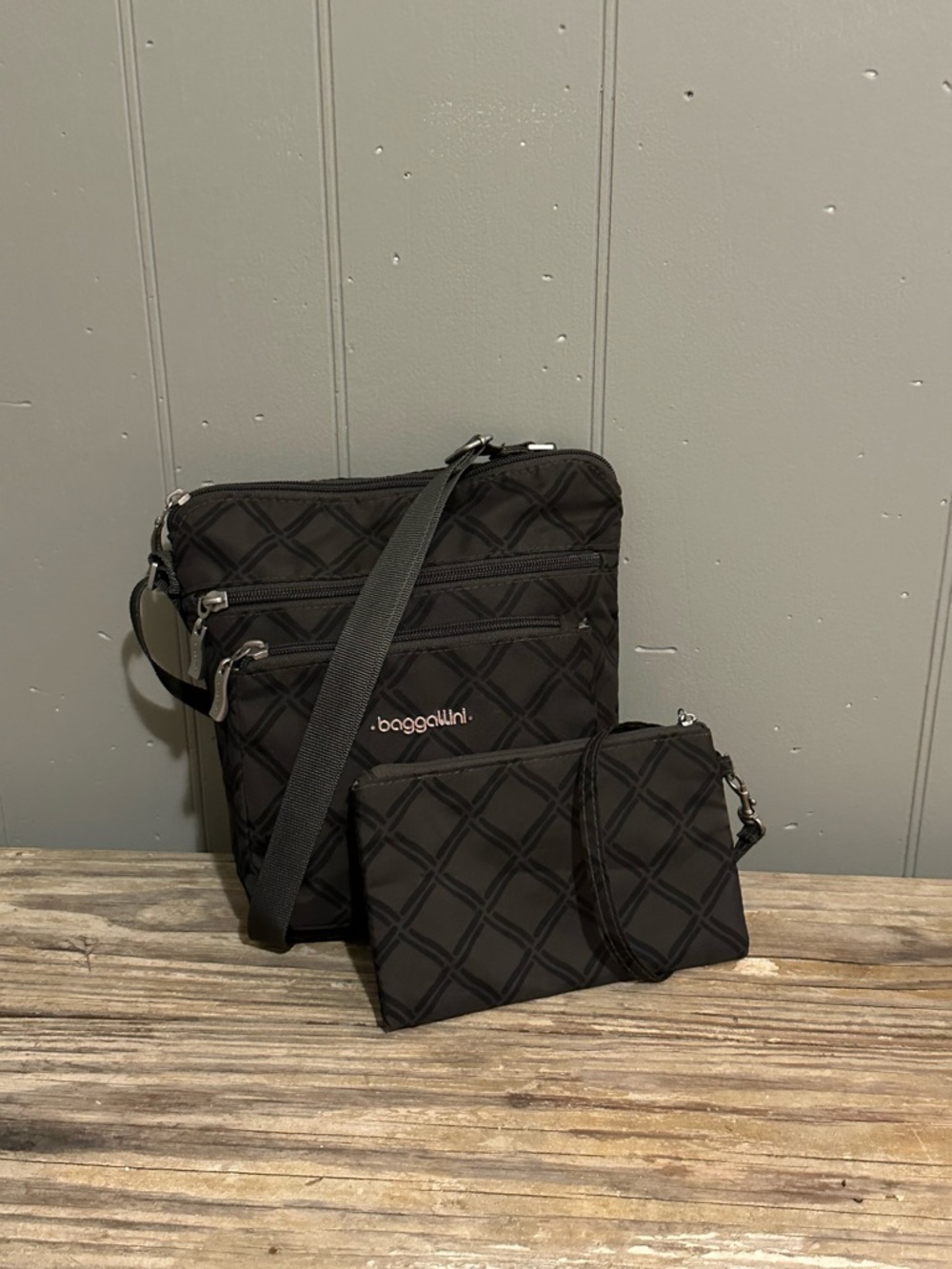 Baggallini Pocket Crossbody Black Diamond Pattern Travel Bag + RFID Pouch